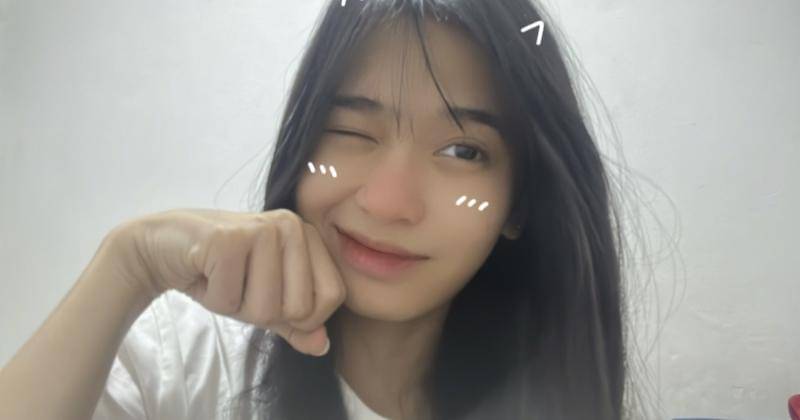 Twitter.com/S_FloraJKT48